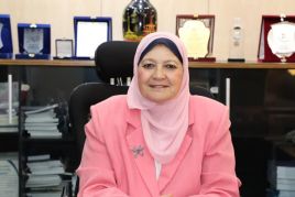 أ.د. حنان جنيد   / عميد الكلية ورئيس مجلس الإدارة 
